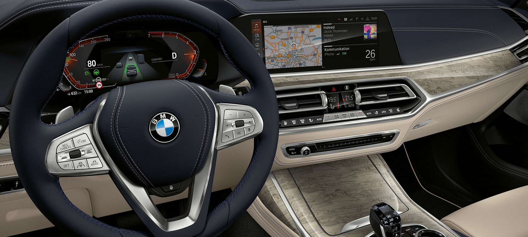 BMW X7 M, poste de conduite centré sur le combiné des instruments et le panneau de commande du conducteur, G07